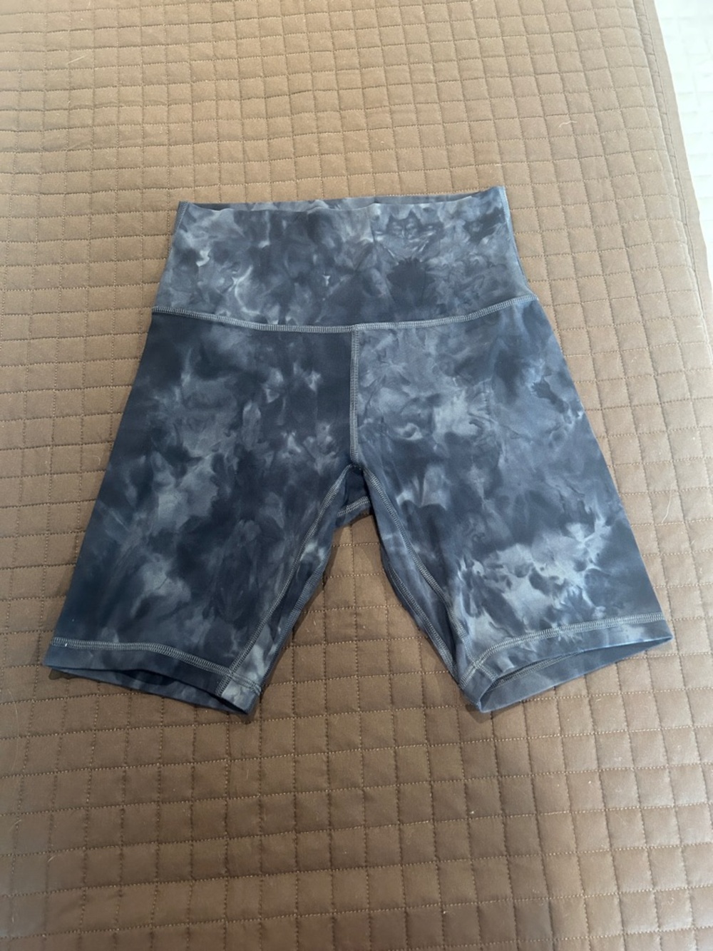 Lululemon Align High-Waist Gray and Blue Tie-Dye Women’s Bike Shorts size 6